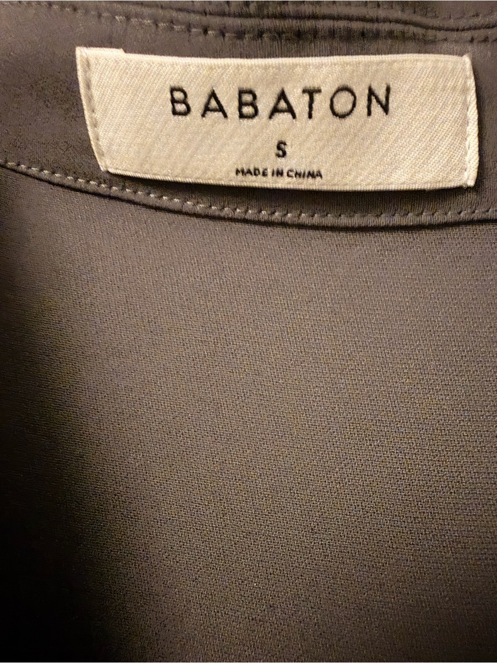 Aritzia Babaton Monocle Shirt in Coal Grey Sz Small NWOT - Picture 3 of 6